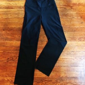 ✨ Nike Dri Fit Recycled Active Bootcut Pant Med ✨